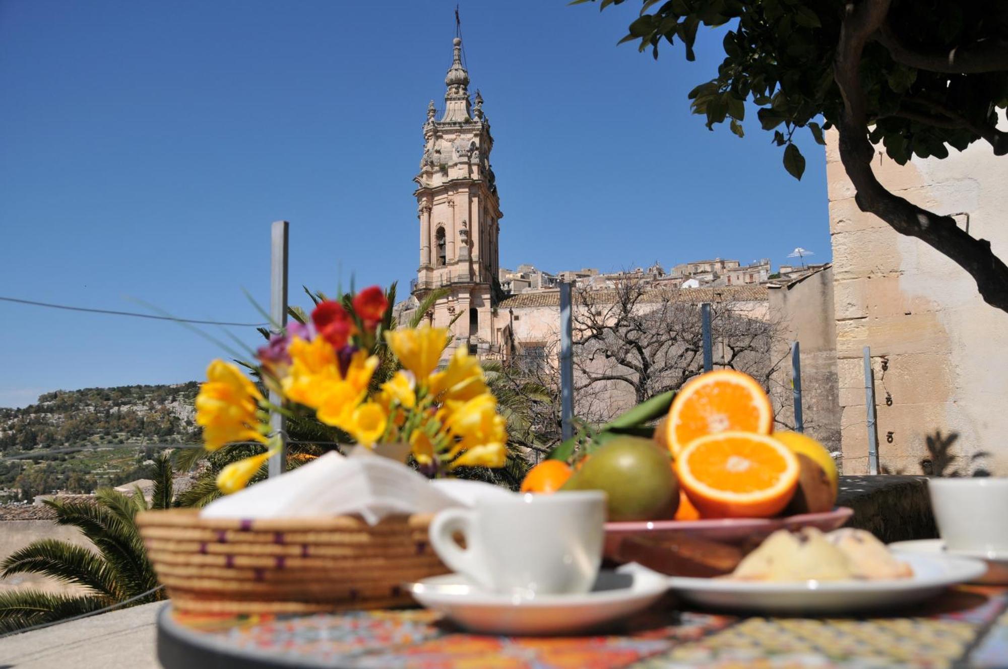 Casa Sipione Papa Bed & Breakfast Modica Exterior photo